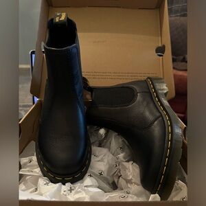 dr marten 2976 black chelsea boots virginia leather size 5